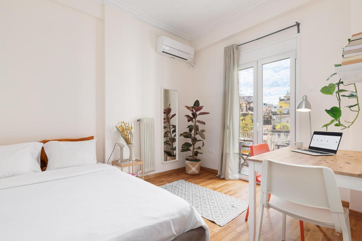 Studio With Sunny Balcony In Exarcheia Atény Exteriér fotografie